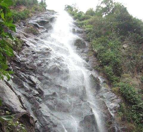 Read more about the article List of Waterfalls Near Hyderabad