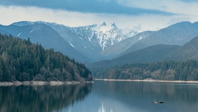 Read more about the article Largest Man-Made Dams in Canada