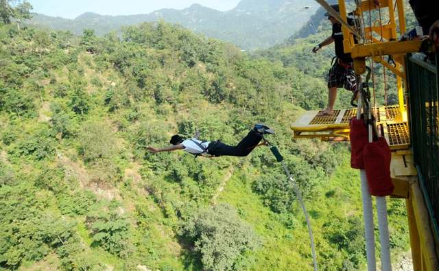 Bungee Jumping