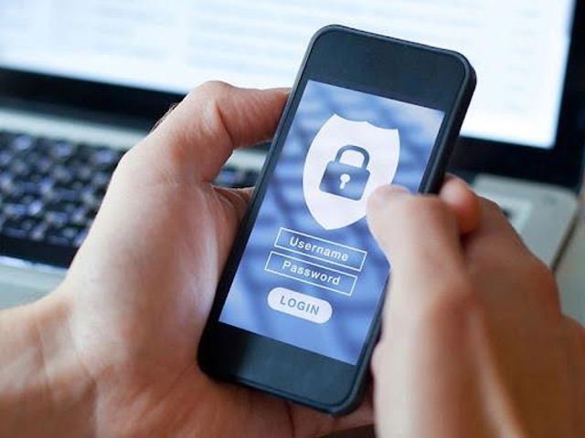 Read more about the article 5 Major Mobile App Security Threats and Solutions