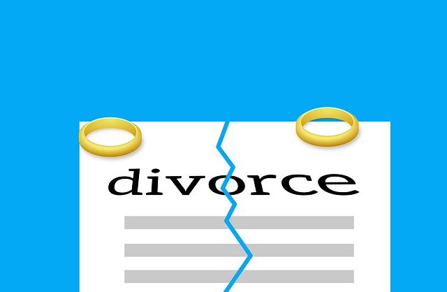 Read more about the article 11 Tips on How to Stay Calm During Divorce