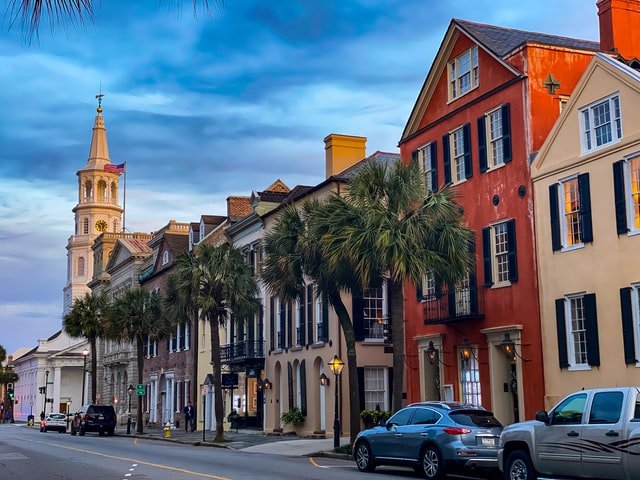 Read more about the article 5 Reasons People Choose to Move to South Carolina