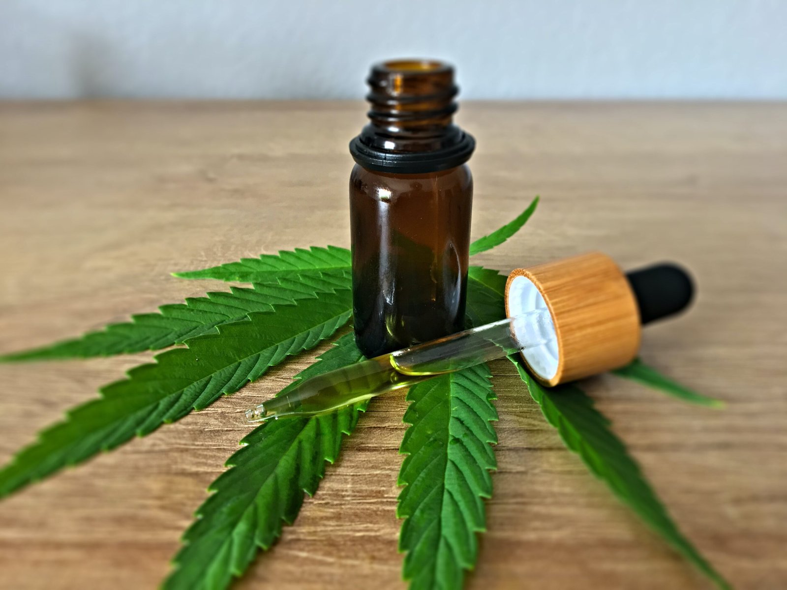Read more about the article 5 Benefits of CBD Oil for Anxiety and Stress Relief and Side effects