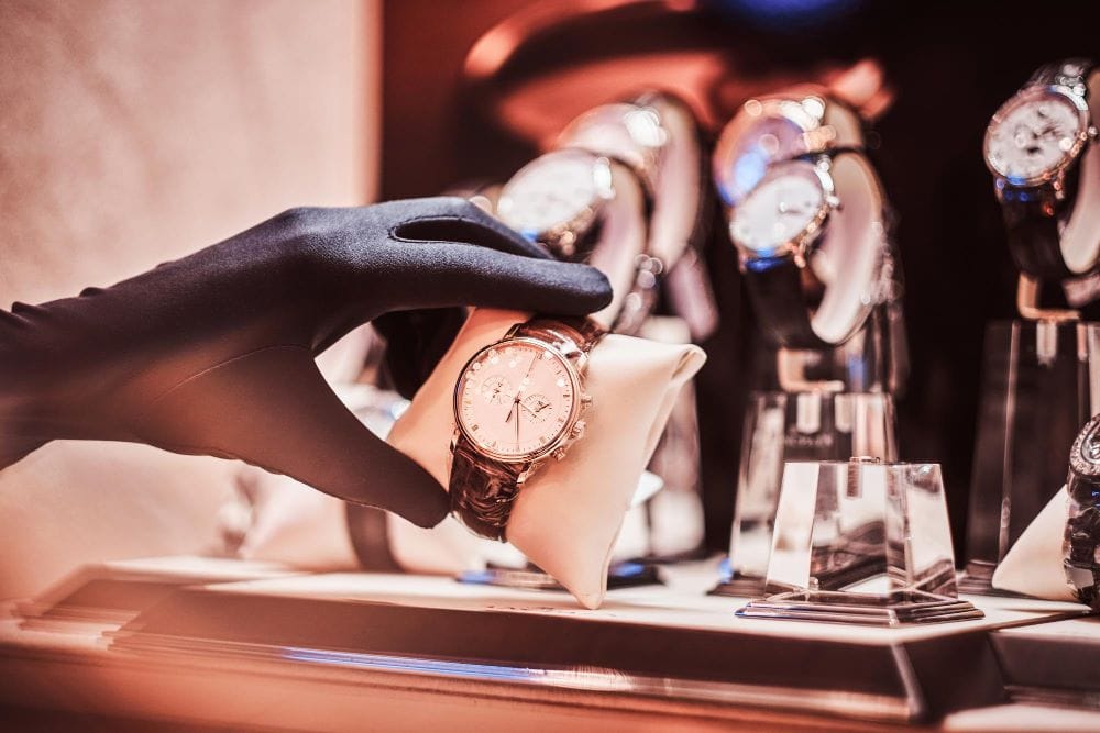 Read more about the article The Charm of Classic Style in High-End Watches